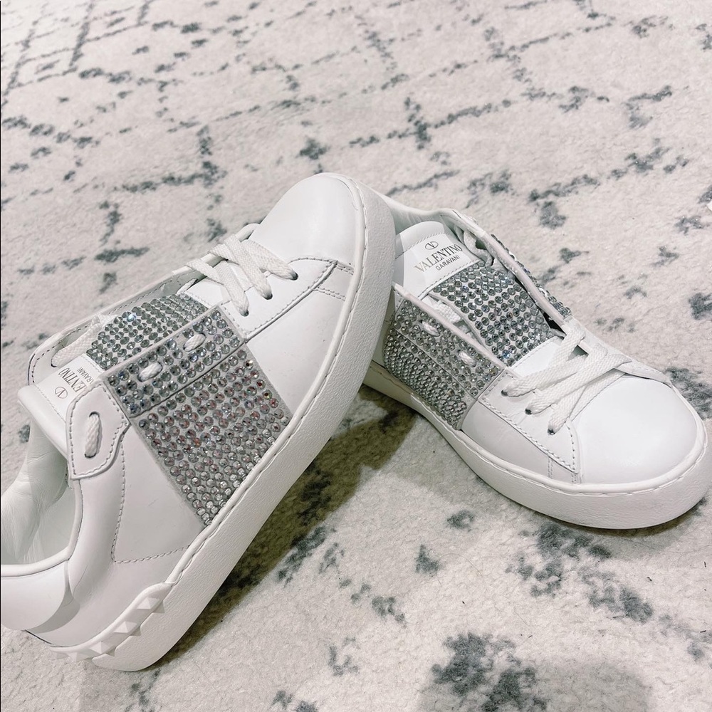 VALENTINTO Rockstud Crystal Embellished Low Top Sneakers